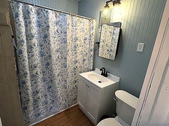4th image of 645 West St
