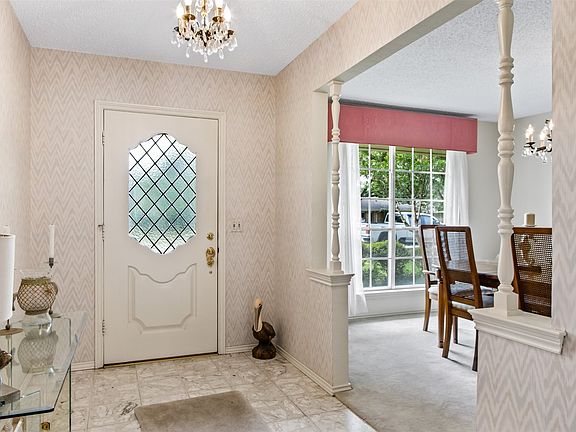 5th image of 3301 Canterbury Dr