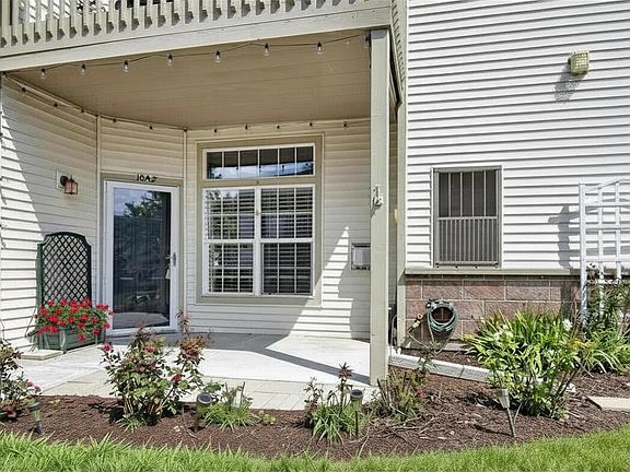 2nd image of 1045 Bedford COURT #102