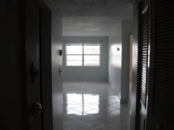 4th image of 1130 11th St APT 3G