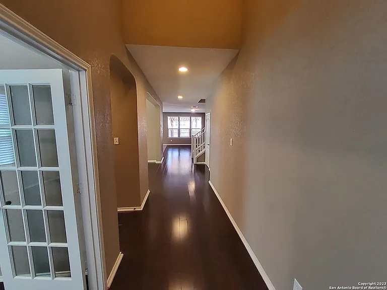 20223 Oak Panache — Photo 2