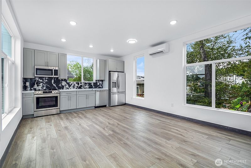 5th image of 8612 42nd Avenue S #B
