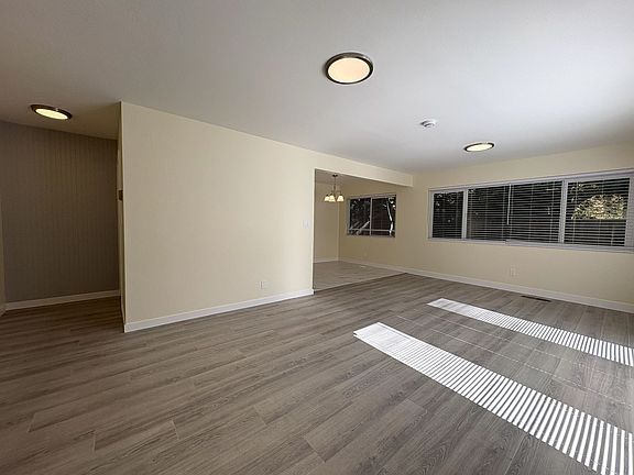 5th image of 536 Everett Ave #A