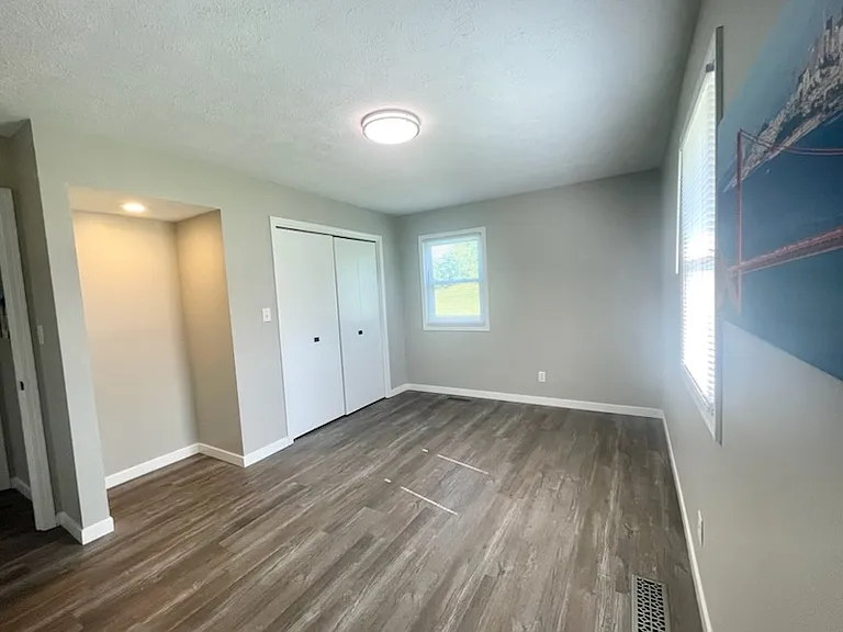 401 N Nebo Rd — Photo 12