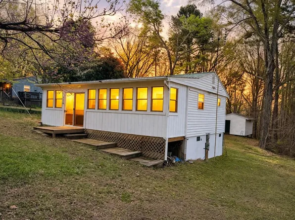 134 Powhatan Rd, Clarksville, VA 23927