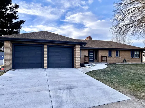906 Primrose Dr, Ogallala, NE 69153