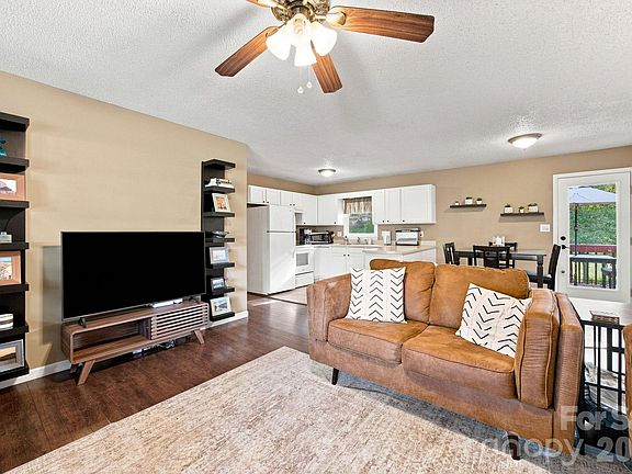 2nd image of 105 Ashburne Dr