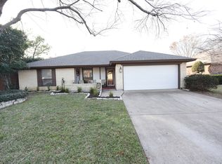 3405 Primrose Ln, Bedford, TX 76021