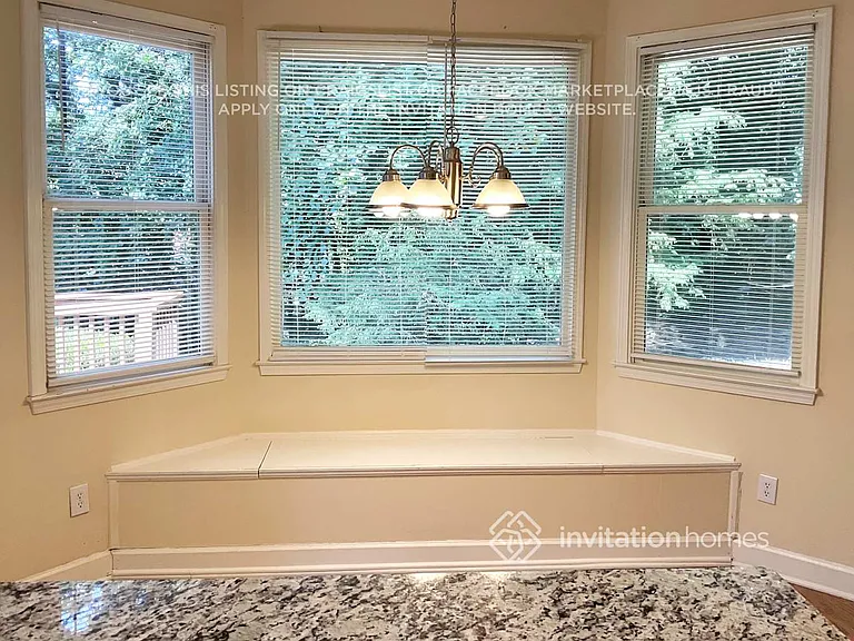 1942 Tristan Dr SE — Photo 12
