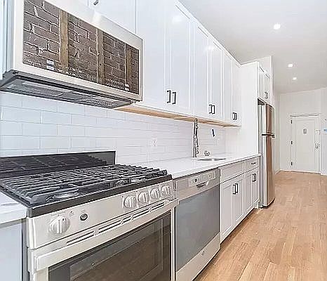 2nd image of 157 Suffolk St APT 406