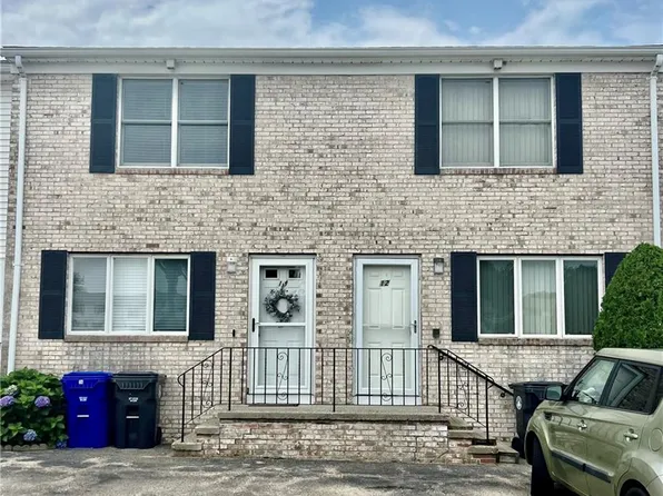12 Sunflower Cir Unit 22-103, North Providence, RI 02911
