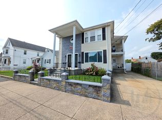  96 Bellevue Ave 1stflr 3b/1b Renovated Greatlocale! Deck! Yard! Prkg, Pawtucket, RI 02861