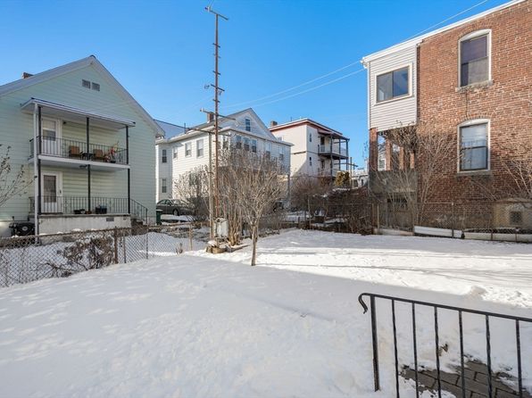 19-21 Ralph Piteri Ter, Watertown, MA 02472