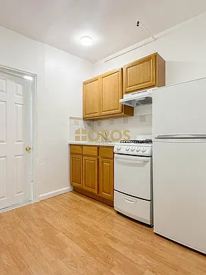 Rented by City Connections Realty | media 3