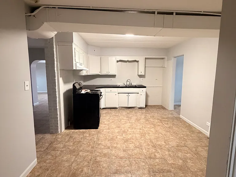 8601 W Cermak Rd #2 — Photo 9