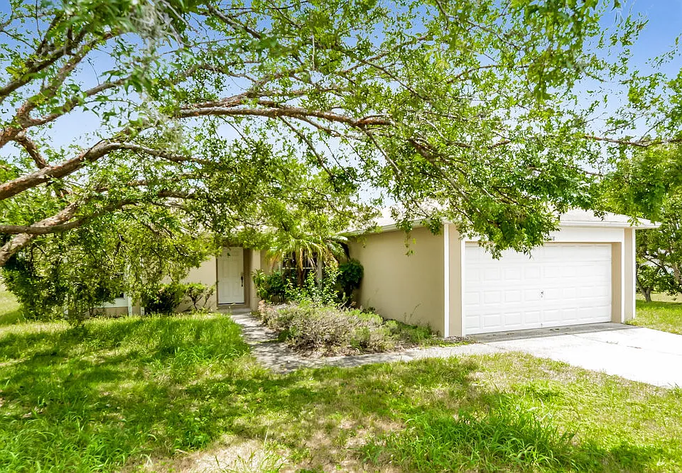 13318 Caspian Ln