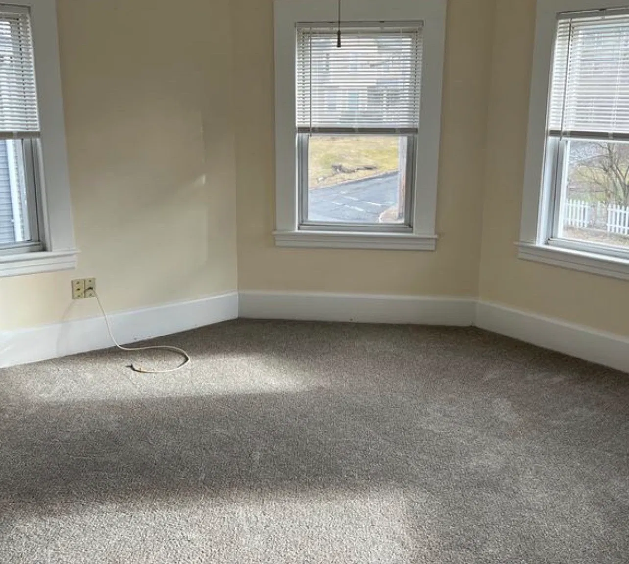 4 bed, 1300 sqft, $2,600 — Photo 3