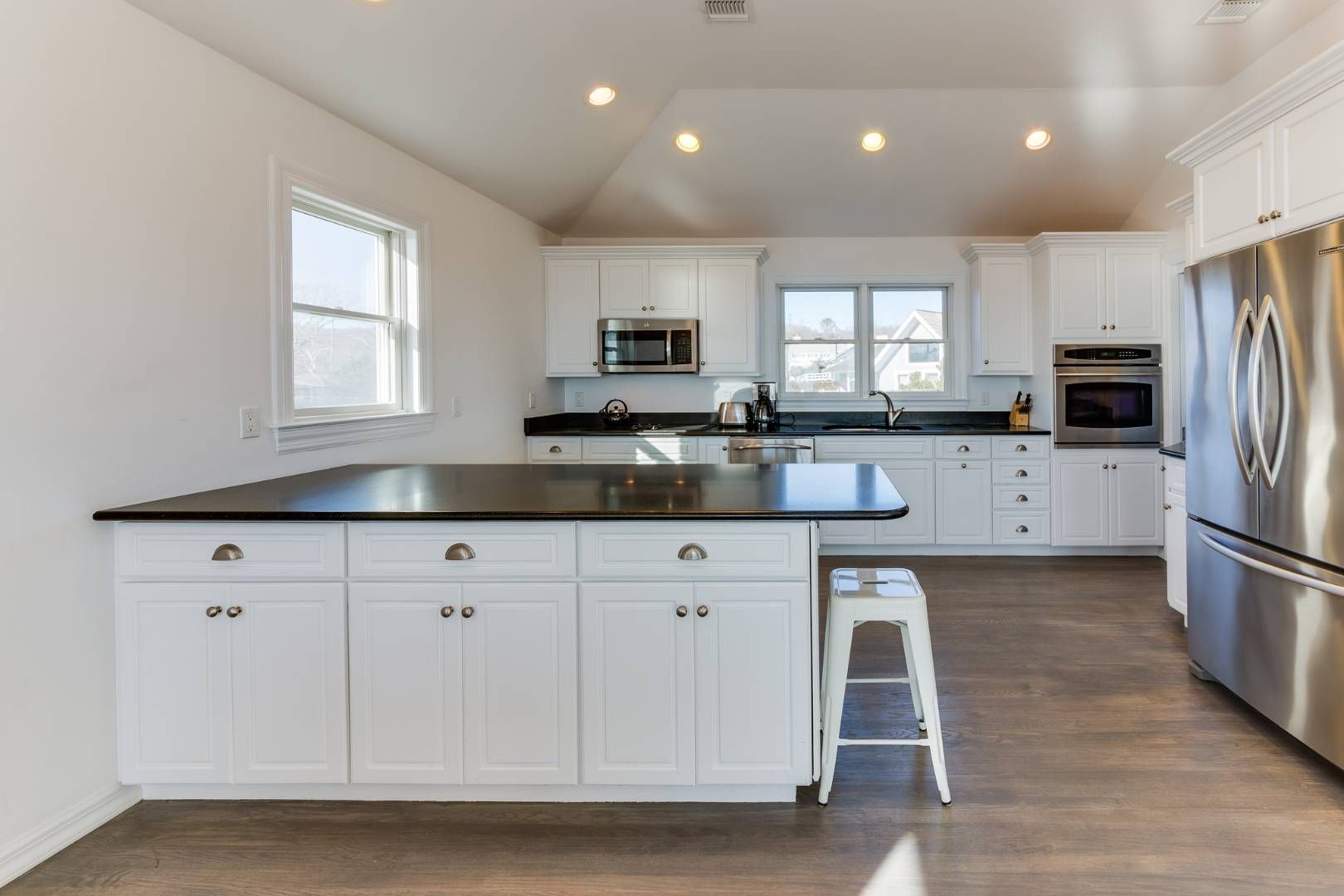  Open Kitchen