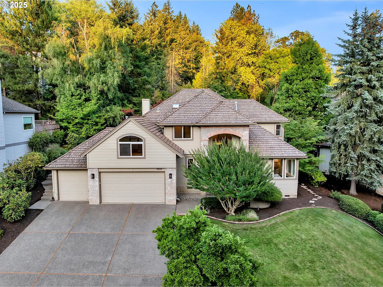 8910 SW Lancelot Ln photo 1