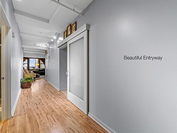 4th image of 915 Olive St APT 1409