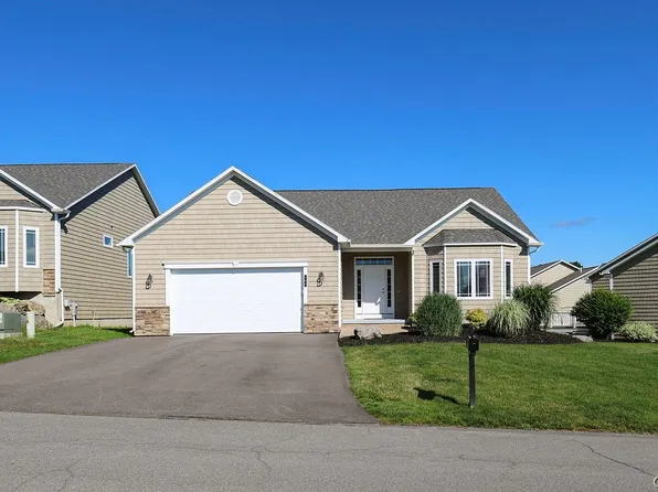 105 Austin Meadows Dr S, Manlius, NY 13104