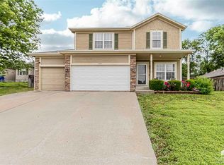 1337 Elm Creek Dr, Junction City, KS 66441