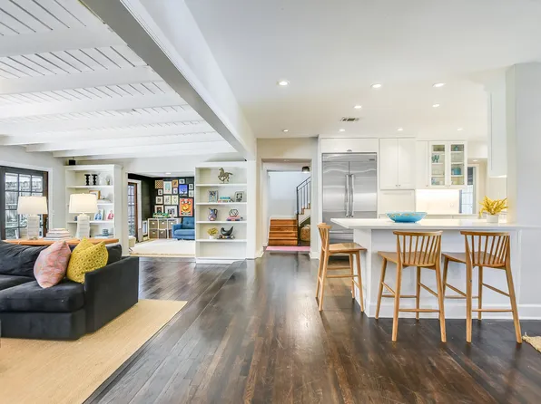 2303 McCullough St, Austin, TX 78703