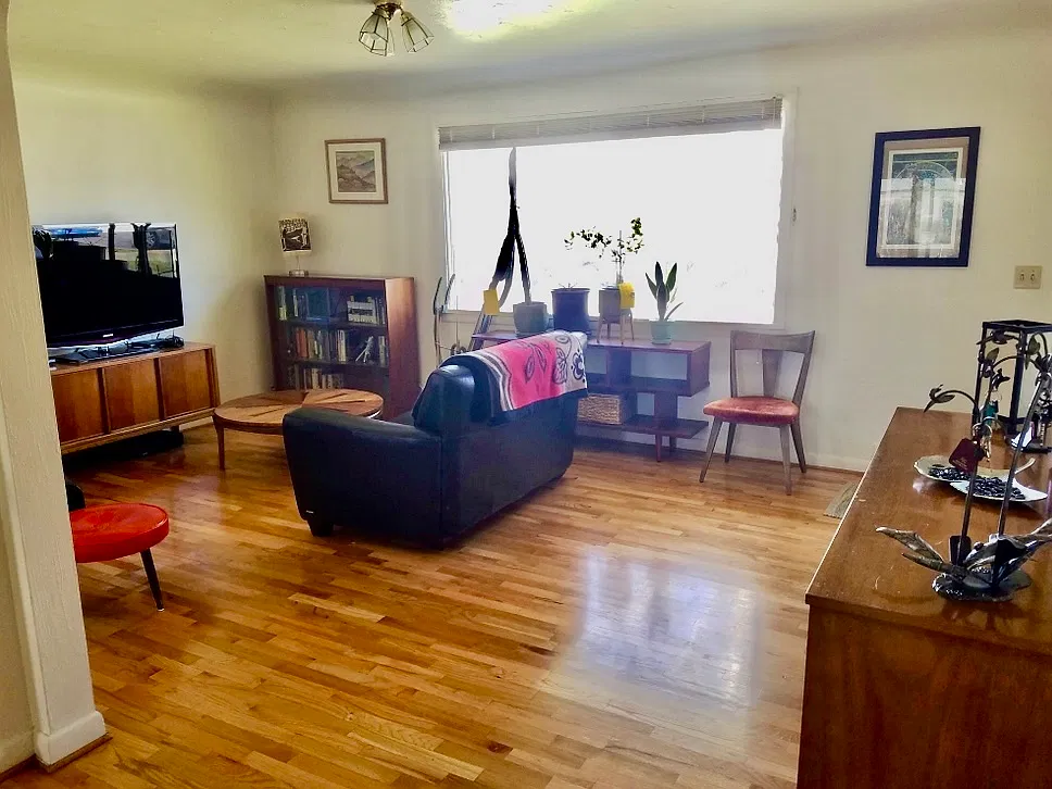 639 W Kent Ave — Photo 2