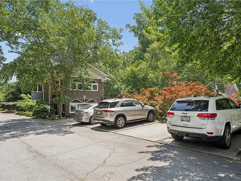 11 Polo Dr NE — Photo 22