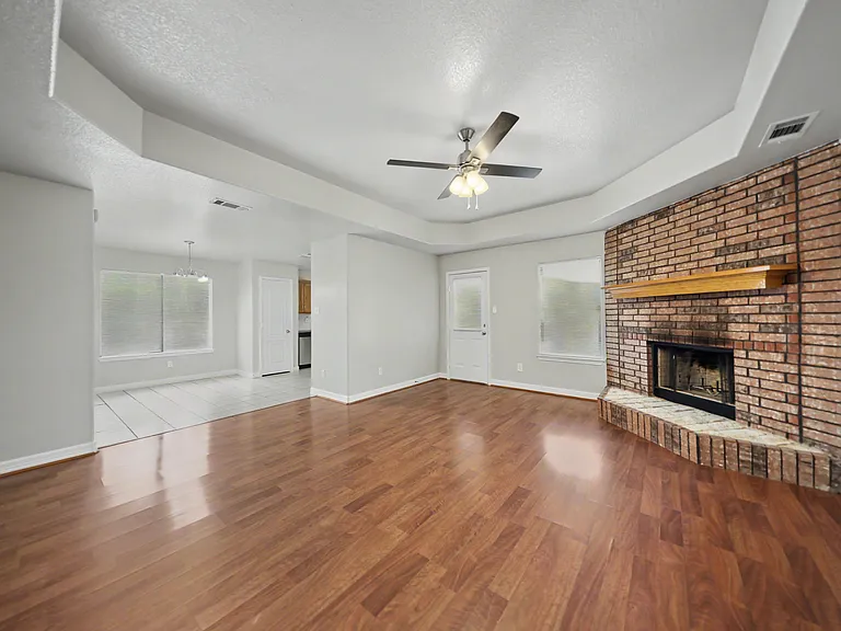 4802 Sapphire Dr — Photo 8