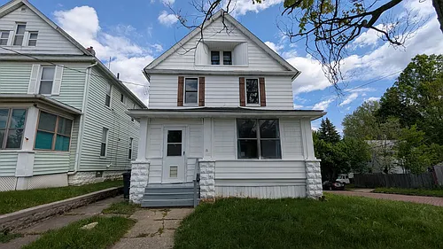 163 Russell Ave Photo 1