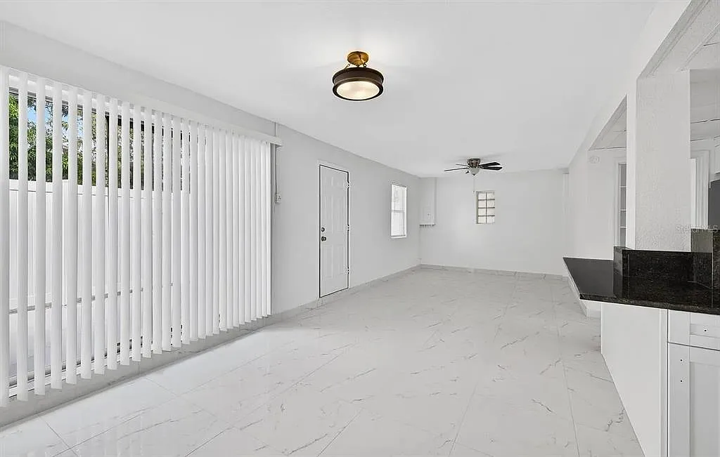 2 bed, 1.5 bath, 1100 sqft, $1,900 — Photo 3