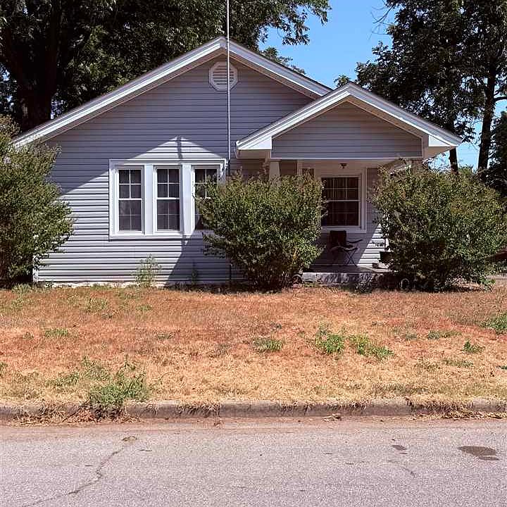 1st image of 611 W Alabama Ave