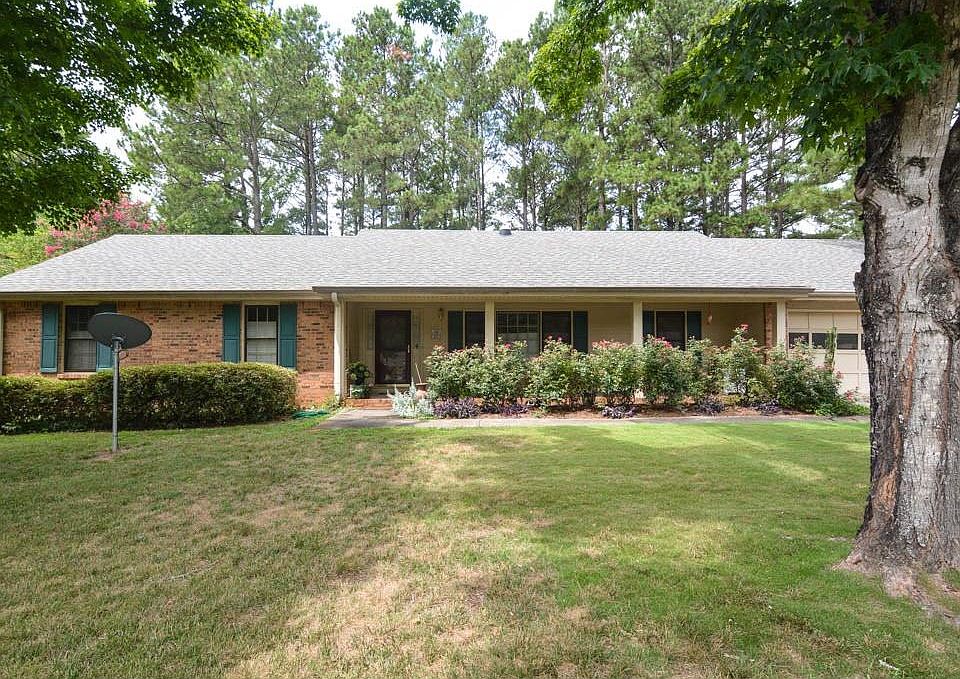1st image of 2213 Meadow Dr