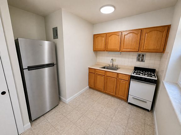 5th image of 7311 Hoover Ave APT 103