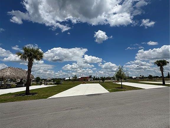 4th image of 251 Horizon RD