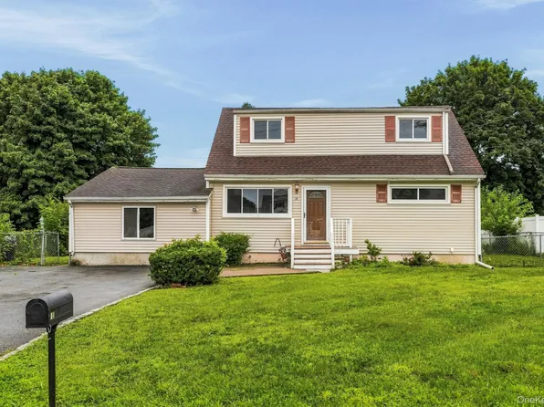 14 Robyn Drive, Monroe, NY 10950