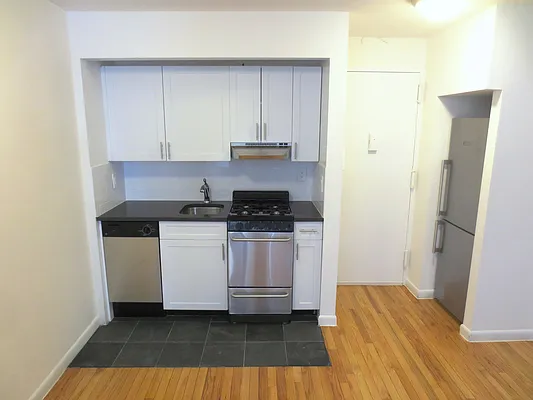 Rented by Waverly Realty Associates | media 15