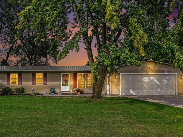 475 N Benton St, Millersburg, IN 46543