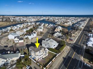 153 Glimmer Glass Cir, Manasquan, NJ 08736