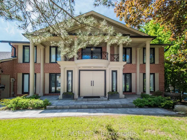 7 Shady Oaks Cres, Toronto, ON M3C 2L4