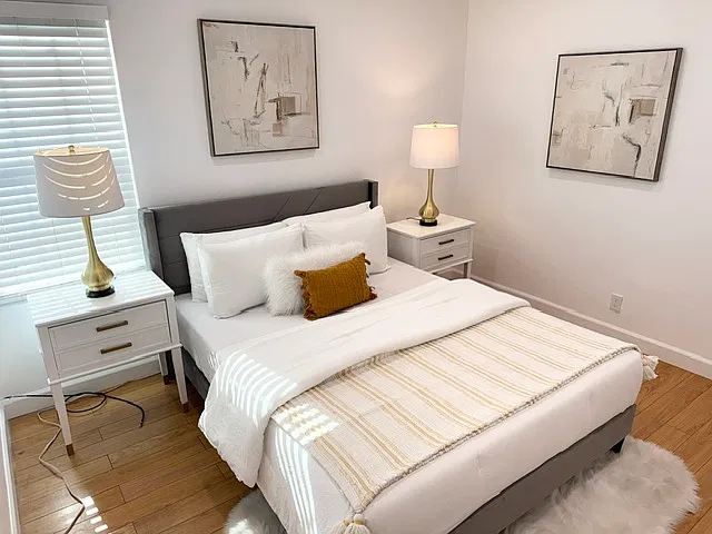 2 bed, 950 sqft, $3,650 — Photo 3
