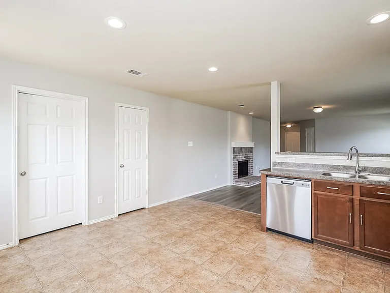 12640 Lost Prairie Dr — Photo 7