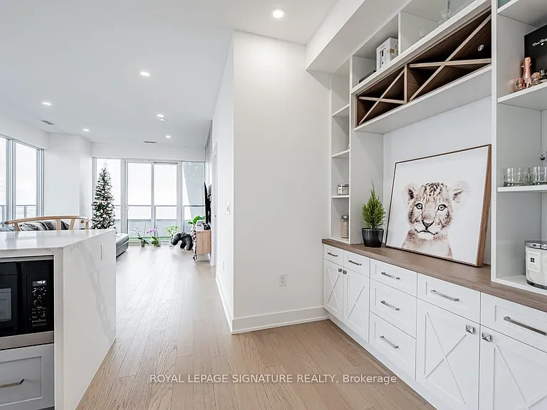 20 Shore Breeze Dr #LPH05B — Photo 5