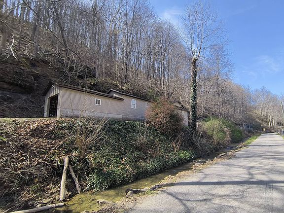 3rd image of 277 Dupont Rd