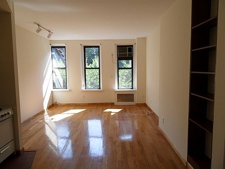 3rd image of 467 Columbus Ave APT 5B