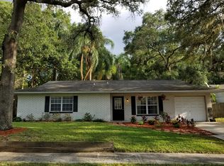 1424 Oak Valley Dr, Seffner, FL 33584