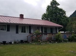 433 7th St, Morton, WA 98356