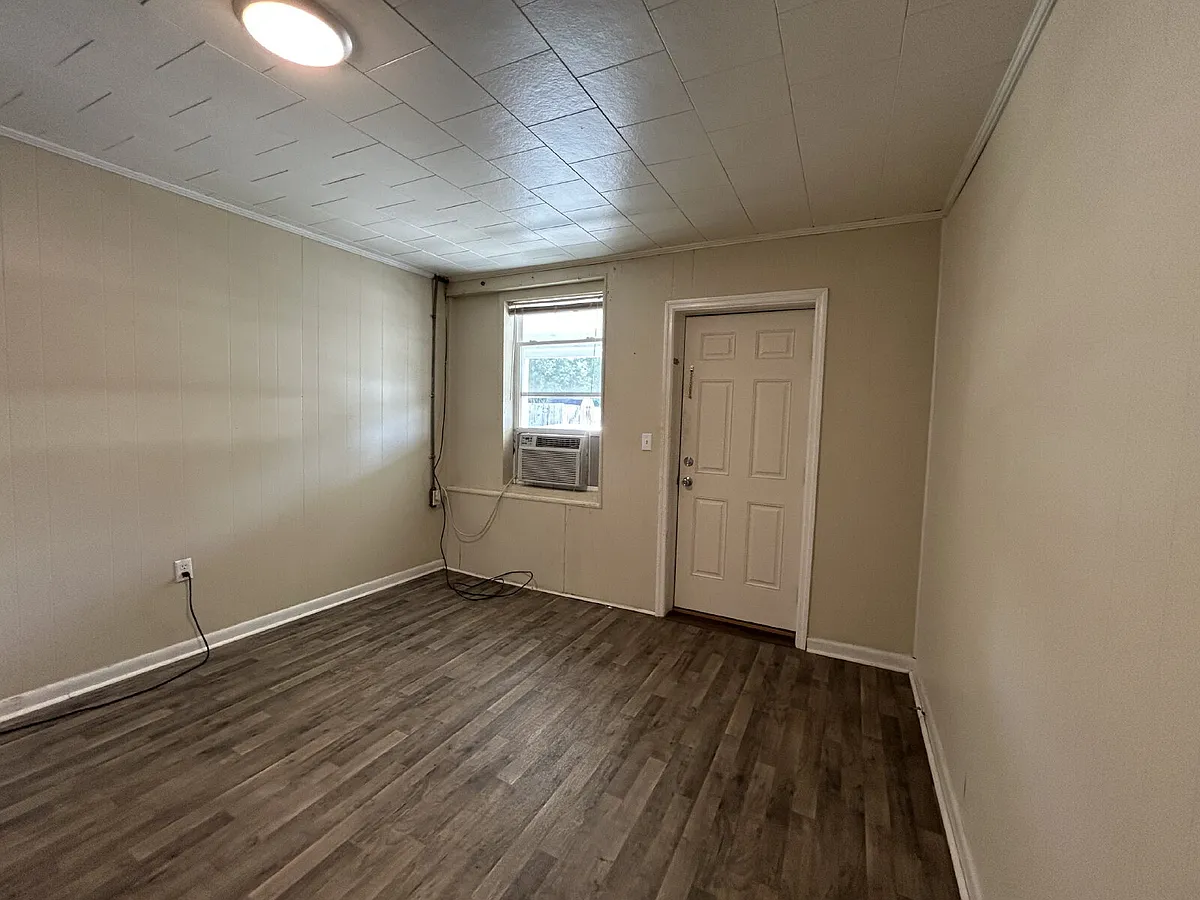 Building Photo - 415 W Cypress St #2