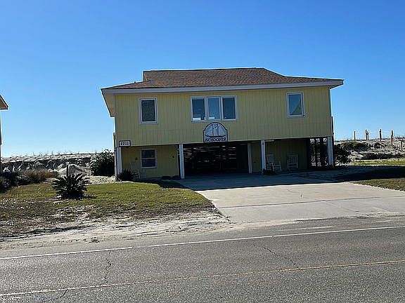 4th image of 1711 W Beach Dr
